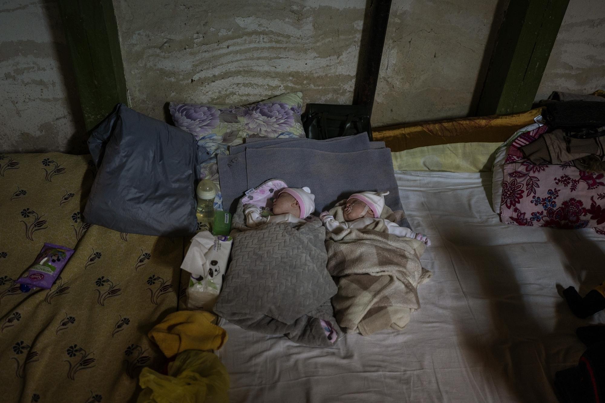 Babys, Ukraine, Krieg
