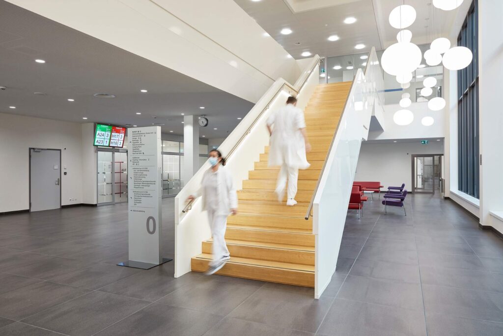 Spital Limmattal Foto im Interview mit Ute Buschmann Truffer, zvg