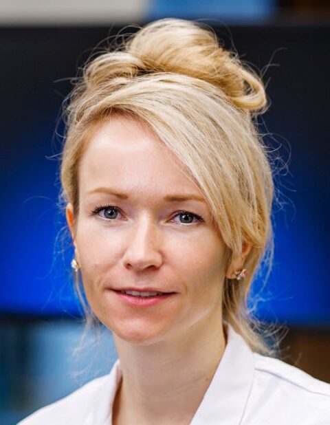 Competence Dr.  Carolin  Steinack