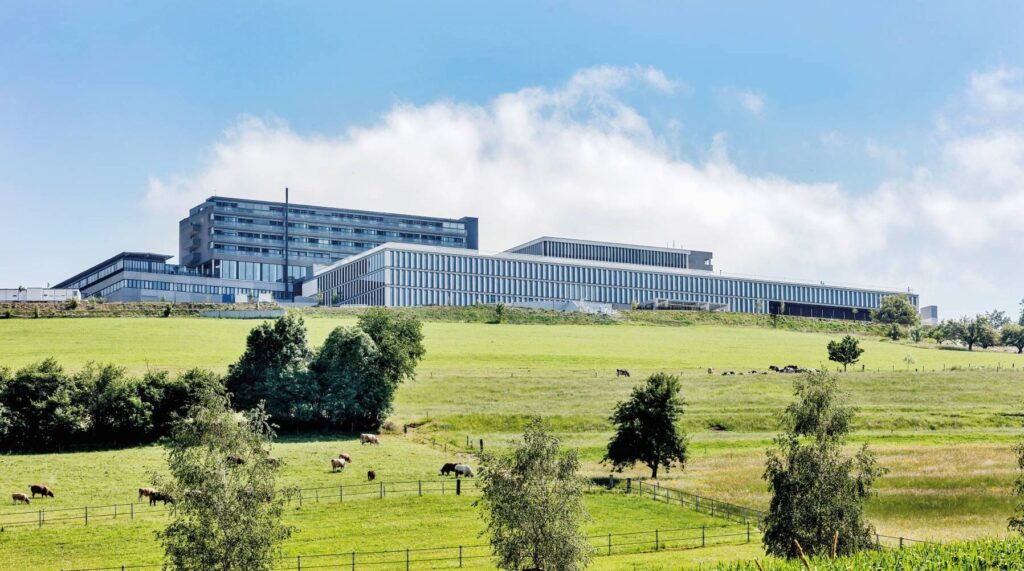 Die Suva-Kliniken, mit den Standorten Sion und Bellikon (Rehaklinik Bellikon im Bild/zvg), verfügen über hochspezialisiertes Wissen und jahrzehntelange Erfahrung in der Unfallrehabilitation.