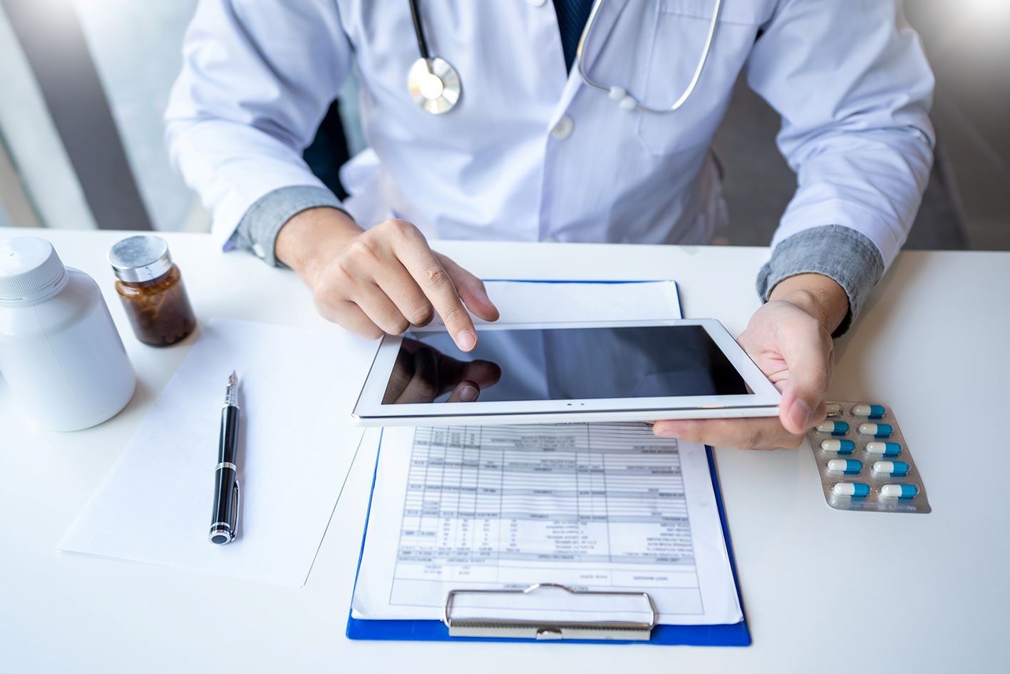 Bisher ungenutzte Daten zur Patientenversorgung können durch KI-Investitionen vielfältig verwendbar werden. (Foto: Canva)