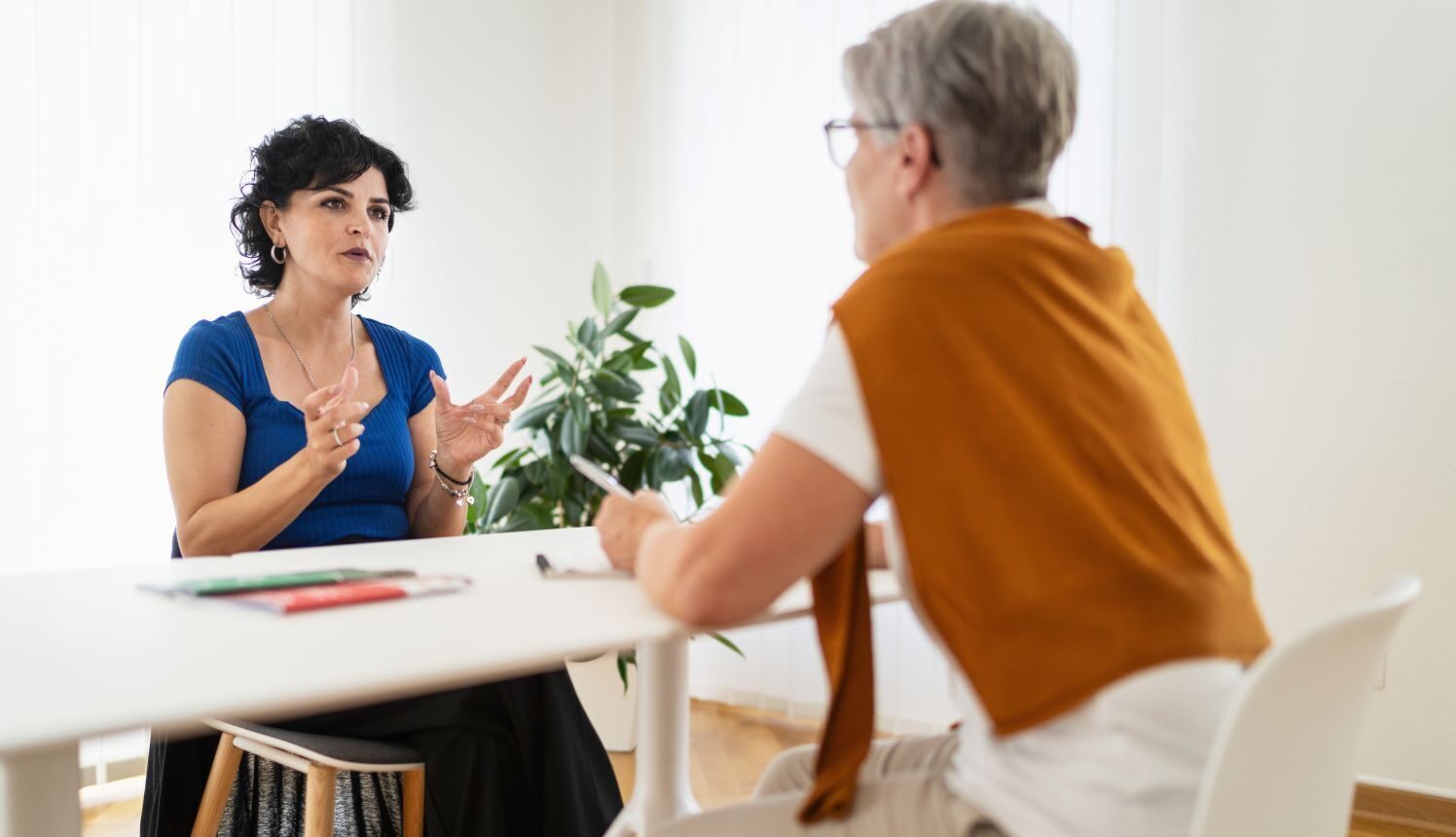 Im Programm «myOncompass» begleitet eine erfahrene Fachperson die Cancer Survivors persönlich. Foto: Krebsliga Schweiz